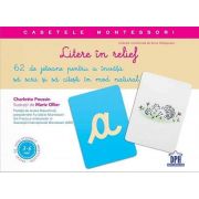 Litere in relief - Caseta Montessori cu 62 de jetoane pentru a invata sa scrii si sa citesti in mod natural