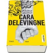 Mirror, Mirror de Cara Delevingne