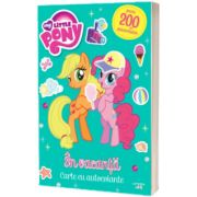 My Little Pony. In vacanta. Carte cu autocolante