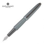 Stilou Diplomat Aero, cu penita M, aurita 14kt. - grey